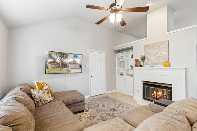 Building Photo - 4709 Justin Dr