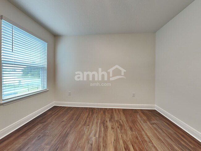 Building Photo - 27341 St Andrews Ave