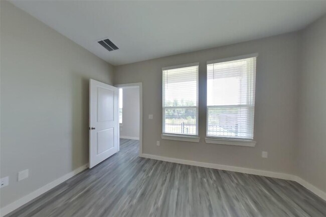 Building Photo - 1744 Mexican Heather Dr