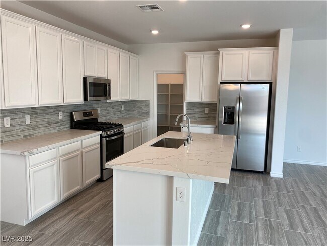 Building Photo - 7123 Calvert Cliffs St