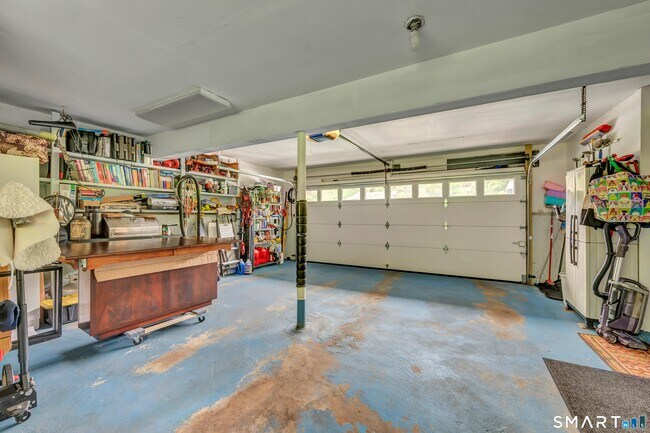 Building Photo - 8 Mendes Rd