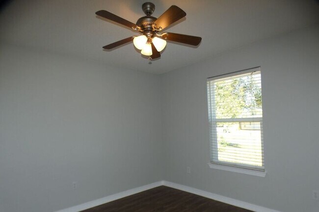 Building Photo - 6607 Woodbury Forest Dr