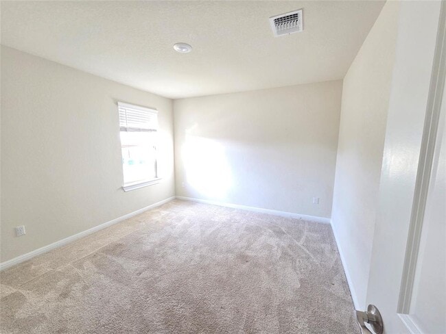 Building Photo - 604 Red Knot Ave
