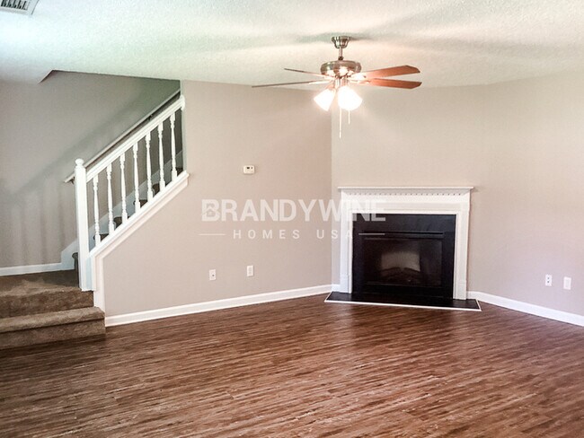 Building Photo - One month  FREE RENT!!!