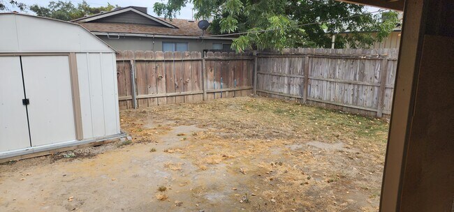 Building Photo - 718 S Jacob St