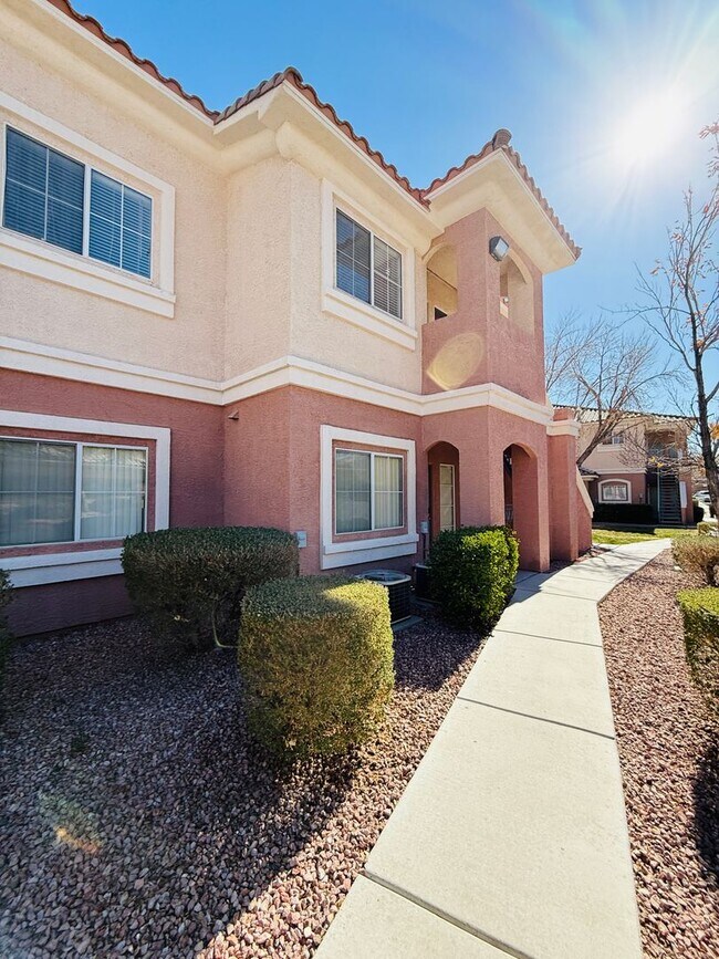 Building Photo - Recently Updated Condo-Available Soon!