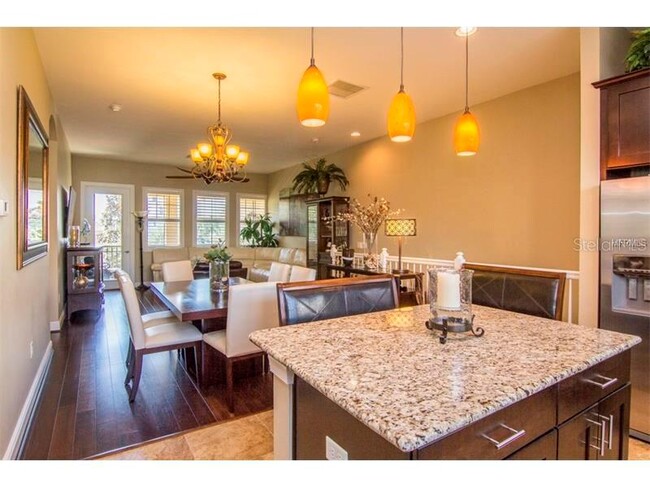 Building Photo - 4886 Yacht Club Dr