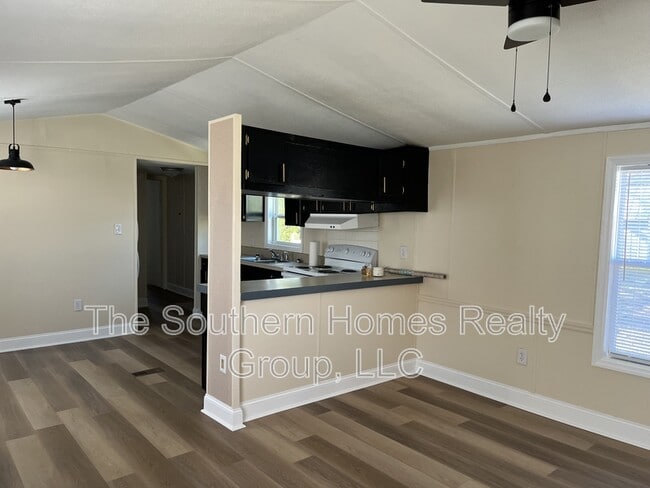 Building Photo - 214 Co Rd 781