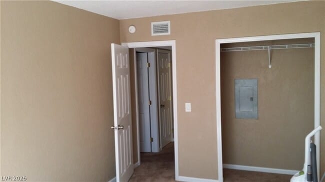 Building Photo - 260 Shadybrook Ln