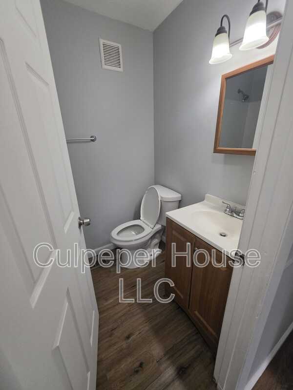 Building Photo - 3414 Forest Grove Dr