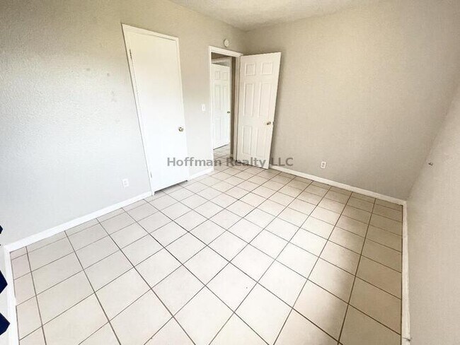 Building Photo - 3-Bed, 1-Bath, South Tampa Home