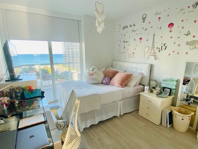 Building Photo - 5900 Collins Ave