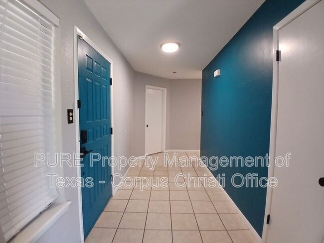 Building Photo - 4033 Sandy Hollow Creek Dr