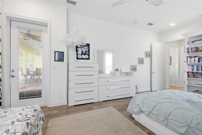 Building Photo - 118 Whispering Pine Dr