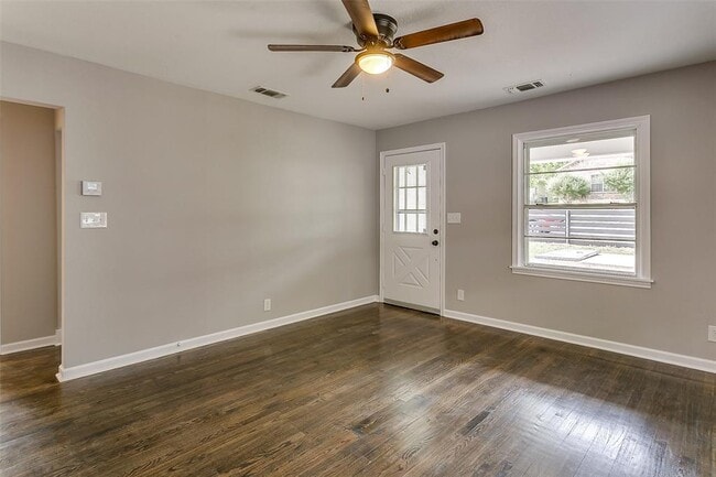 Main Living - 5129 Kessler Rd