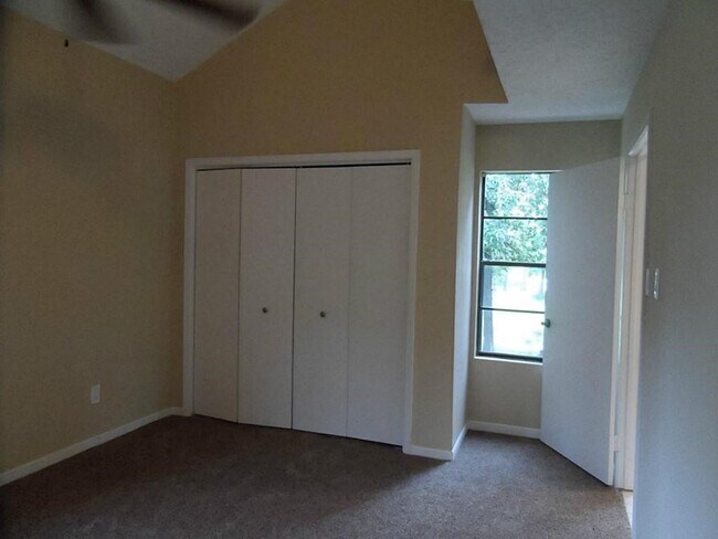 Building Photo - 12900 Walden Rd
