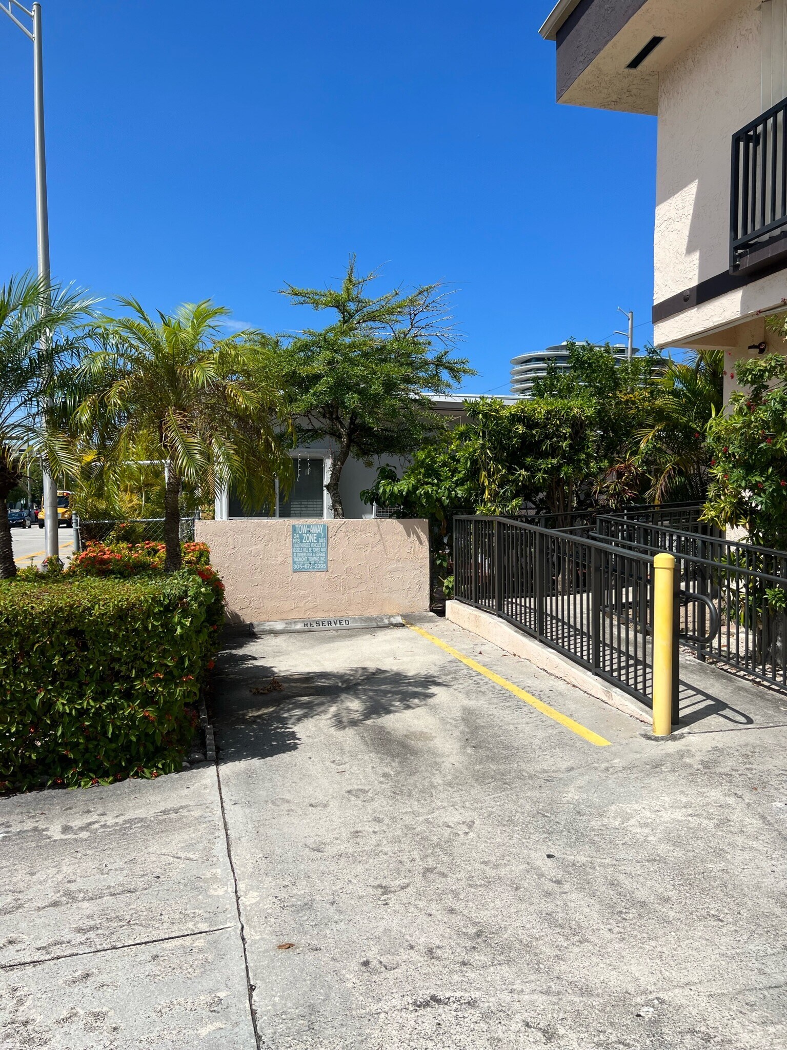 Assigned Parking - 8425 Harding Ave