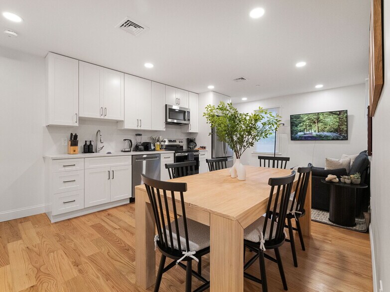 Building Photo - 1 Central Sq