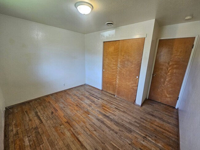 Building Photo - 3 Bedroom 1 Bathroom Home For Rent in Tehama!