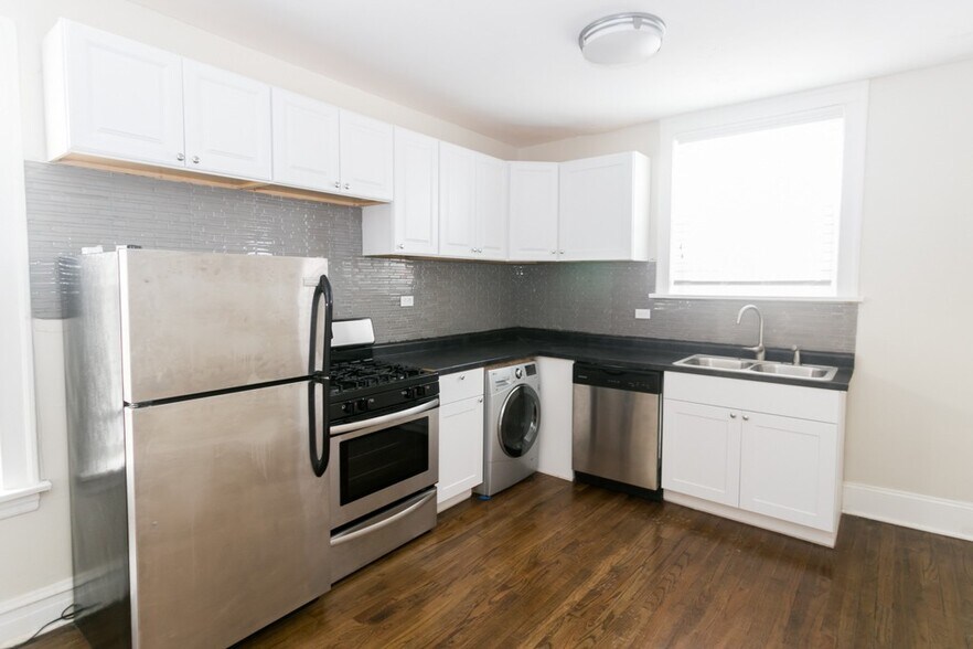 Building Photo - 918 Green Bay