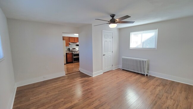 Building Photo - *Beautifully Renovated & Spacious 2BD/1.5B...