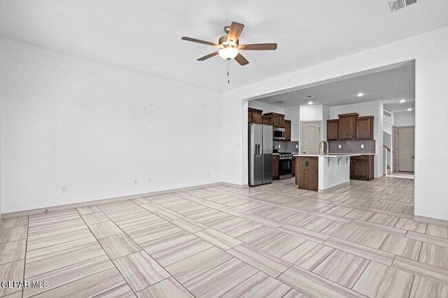 Building Photo - 14963 Pebble Hills Blvd