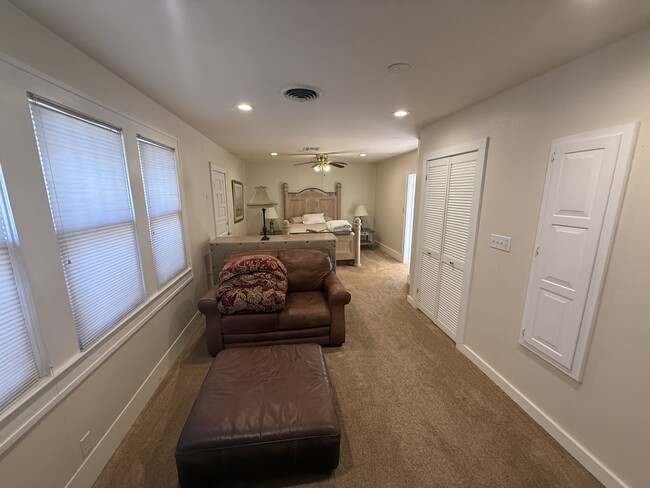 Building Photo - 1316 S Johnston Ave