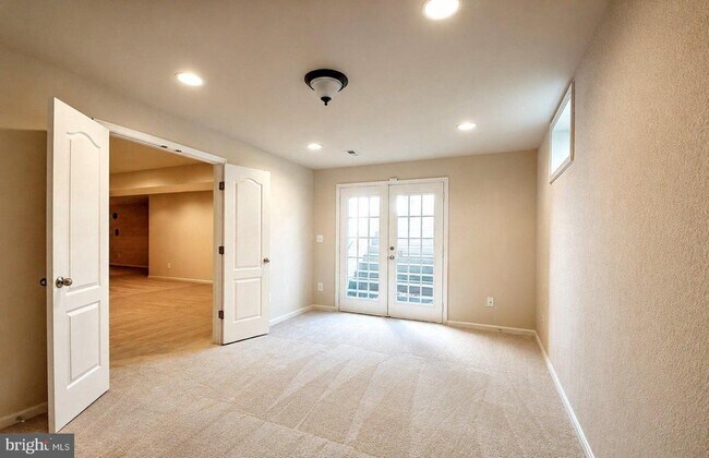 Building Photo - 15329 Colonel Tansill Ct
