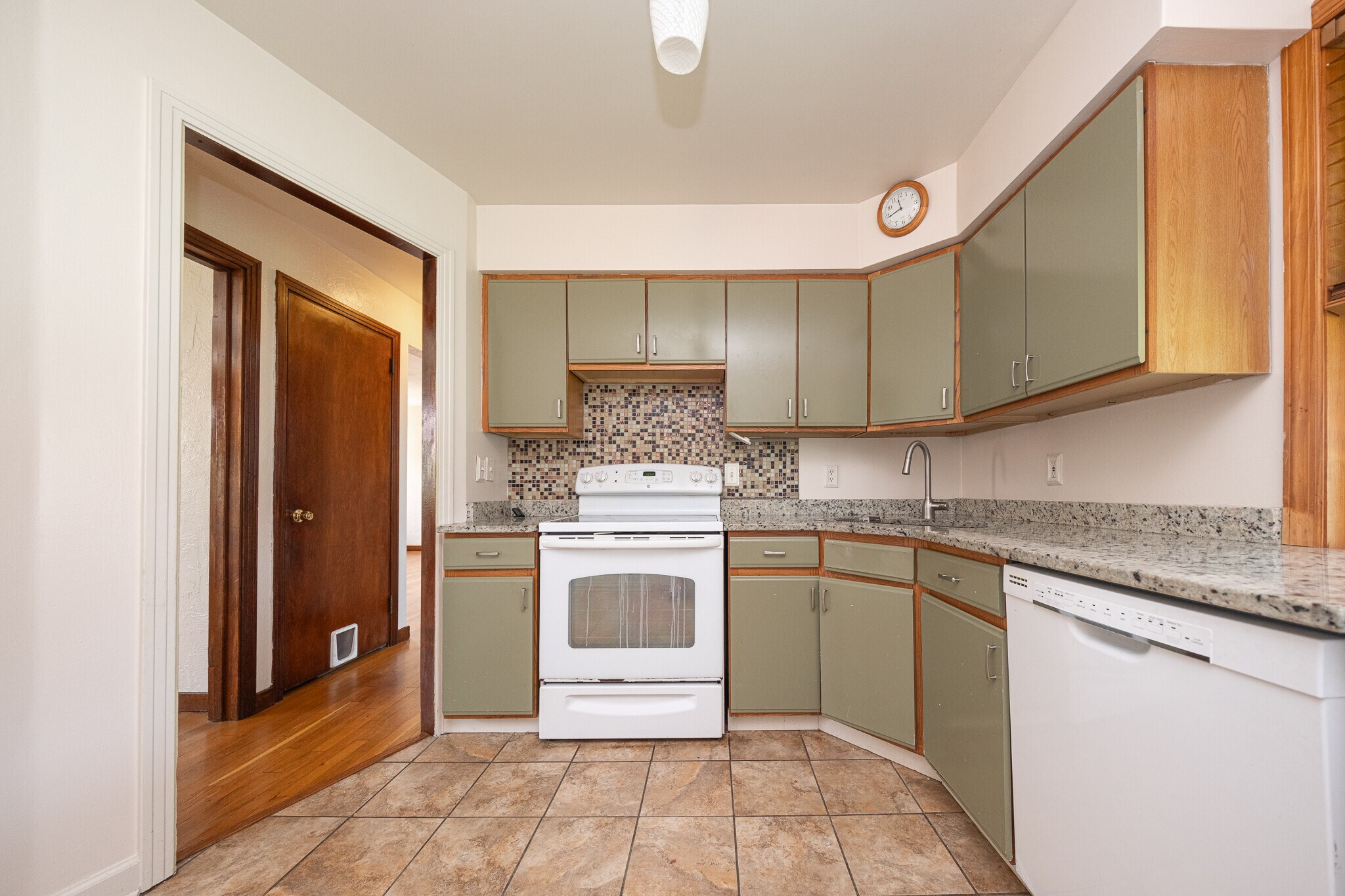 Building Photo - 445 Jenne Dr