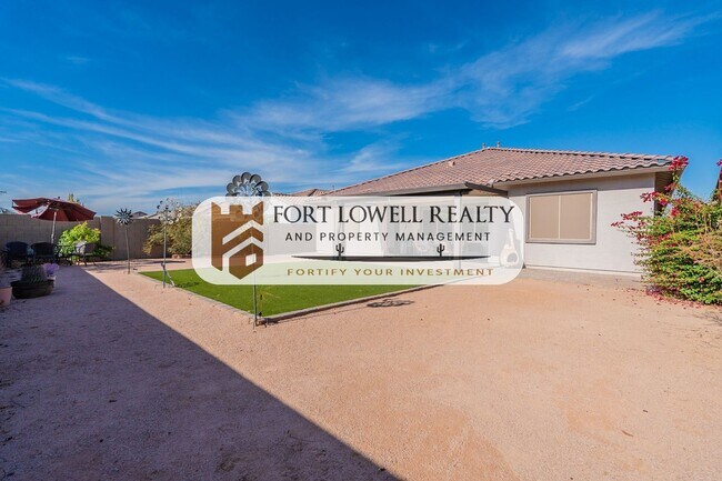 Building Photo - 3 Bedroom, 2 Bath Home near South Mountain!!