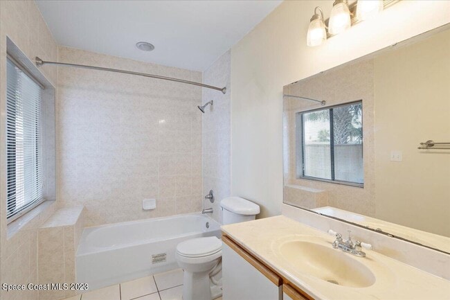 Building Photo - 131 3rd Ave