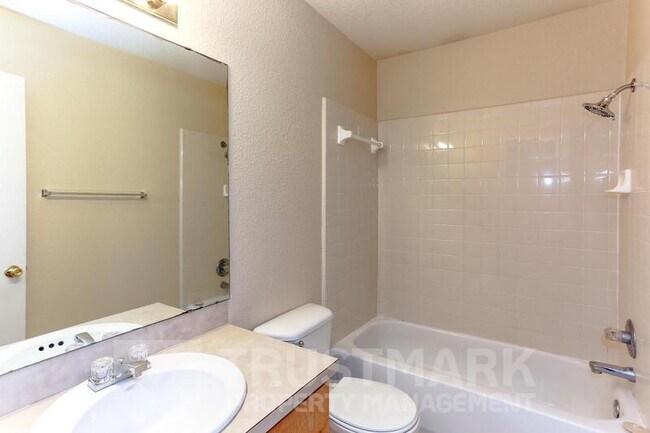 Building Photo - 4501 Mattie Dr