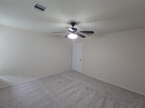Building Photo - 810 Lightningbug Ln