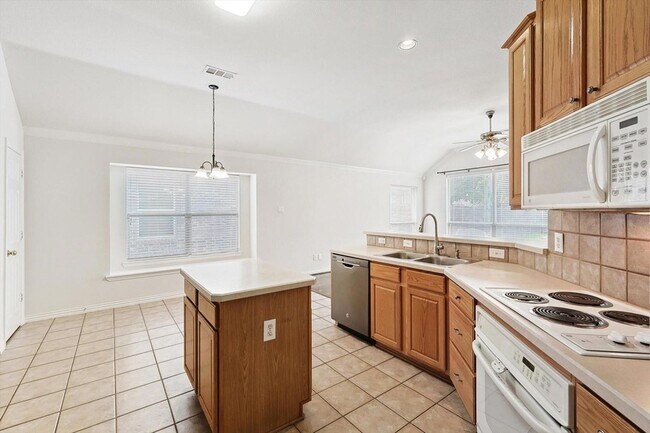 Building Photo - 3516 Sutters Way
