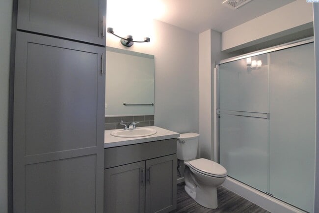 Building Photo - 3 bed/2 bath West Pasco Townhouse