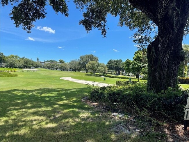 Building Photo - 1831 Sabal Palm Dr