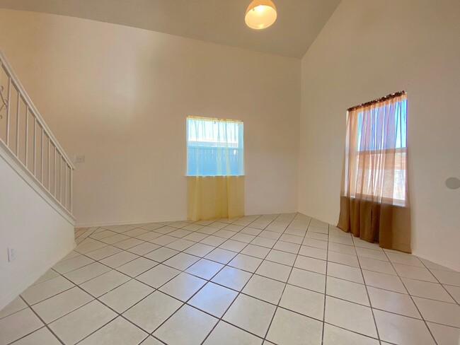 Building Photo - East El Paso 4 bed Refirg A/C