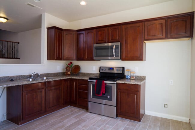 Building Photo - Beautiful Desert Hills Beauty!  Casitas at Hidden Valley