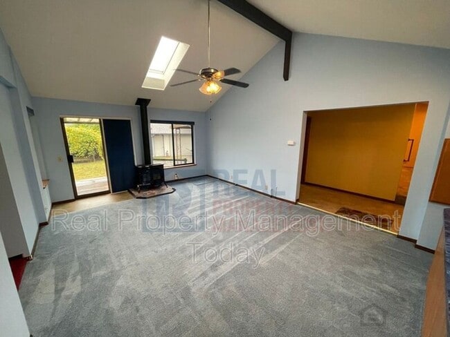 Building Photo - 1721 6th St SW