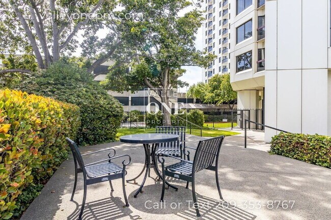 Building Photo - Fully Furnished Condo With Panoramic San Francisco Bay Views and Unbeatable Amenities