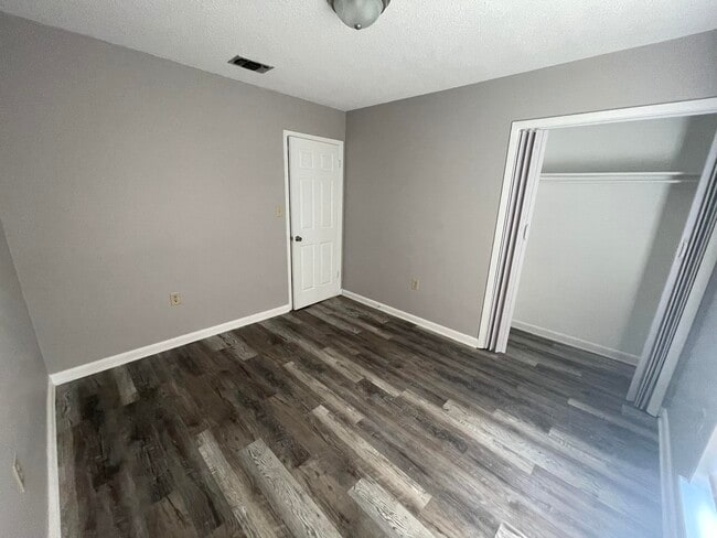 Building Photo - 319 Morgan Ln