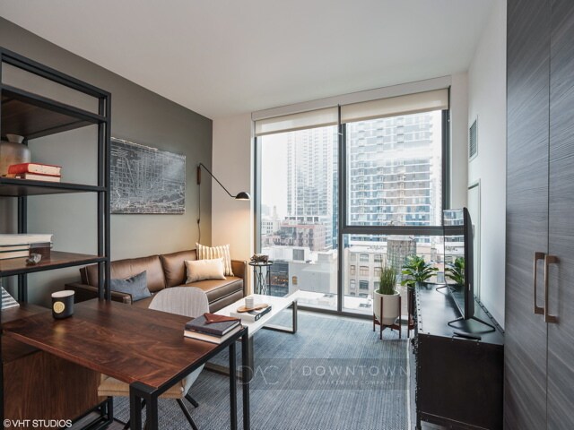Building Photo - 355 W Hubbard St