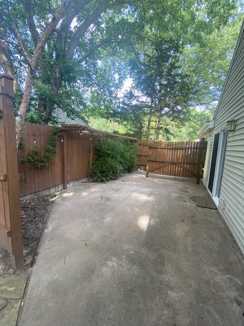 Building Photo - 311 Maplewood Dr