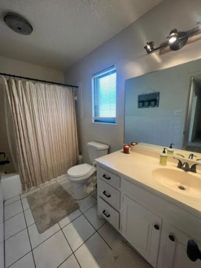Building Photo - Available August 8th: Beautifully Updated ...