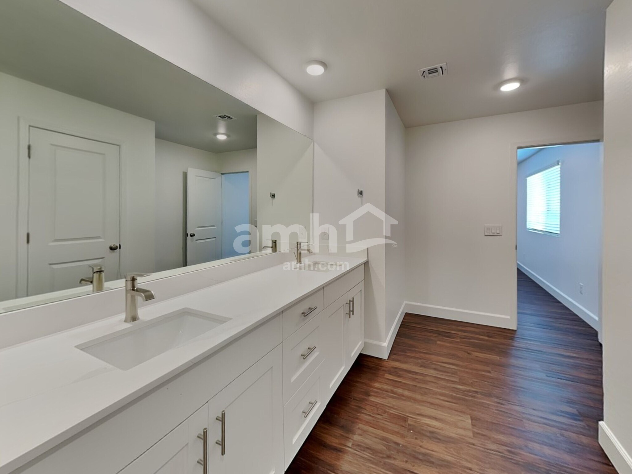 Building Photo - 17149 W Lawrence Ln