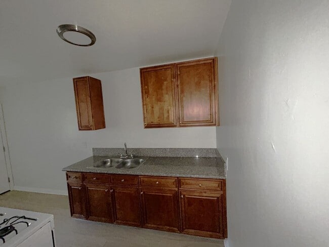 Building Photo - 41 Normandie Ave