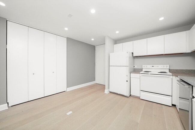 Building Photo - 405 N Wabash Ave