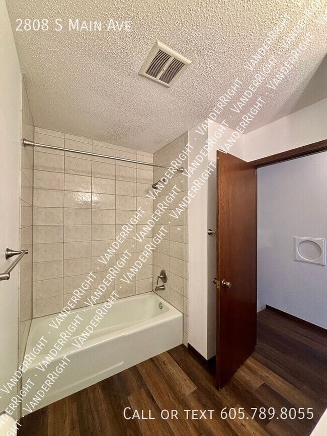 Building Photo - 2808 S Main Ave