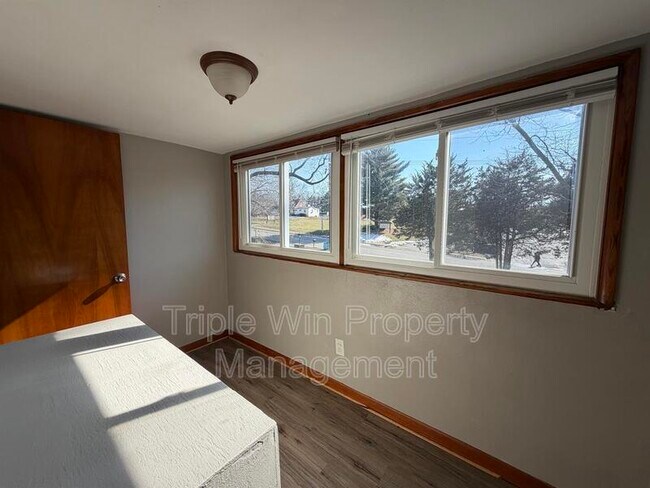 Building Photo - 8385 Latty Ave