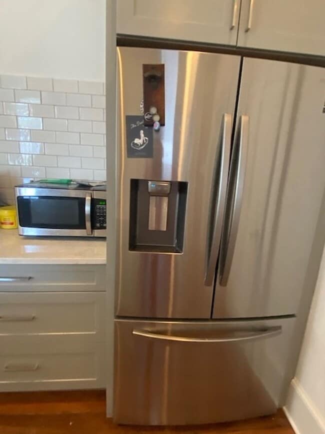 Building Photo - 148S